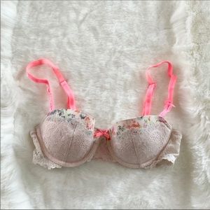 Victoria’s Secret lace Floral padded Bra 32c